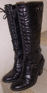 Kneehigh black boots